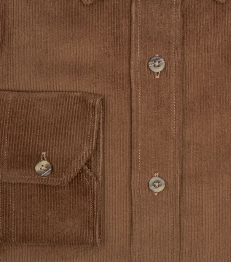 Chemise en velours côtelé épais marron noisette