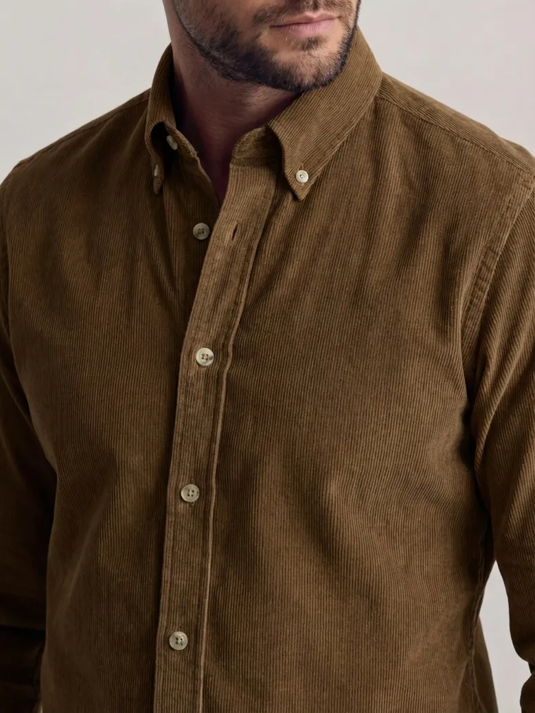 Chemise en velours côtelé épais marron châtaigne
