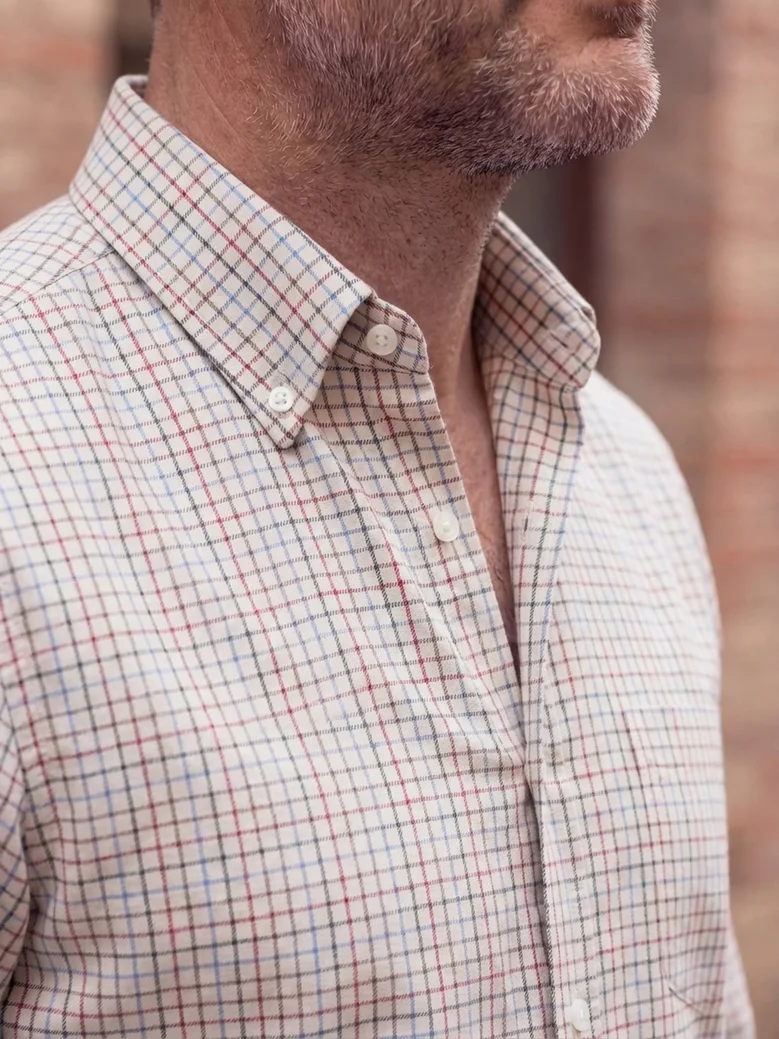 Camicia bianca in popeline facile da stirare