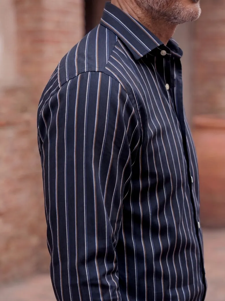 Camicia bianca in popeline facile da stirare